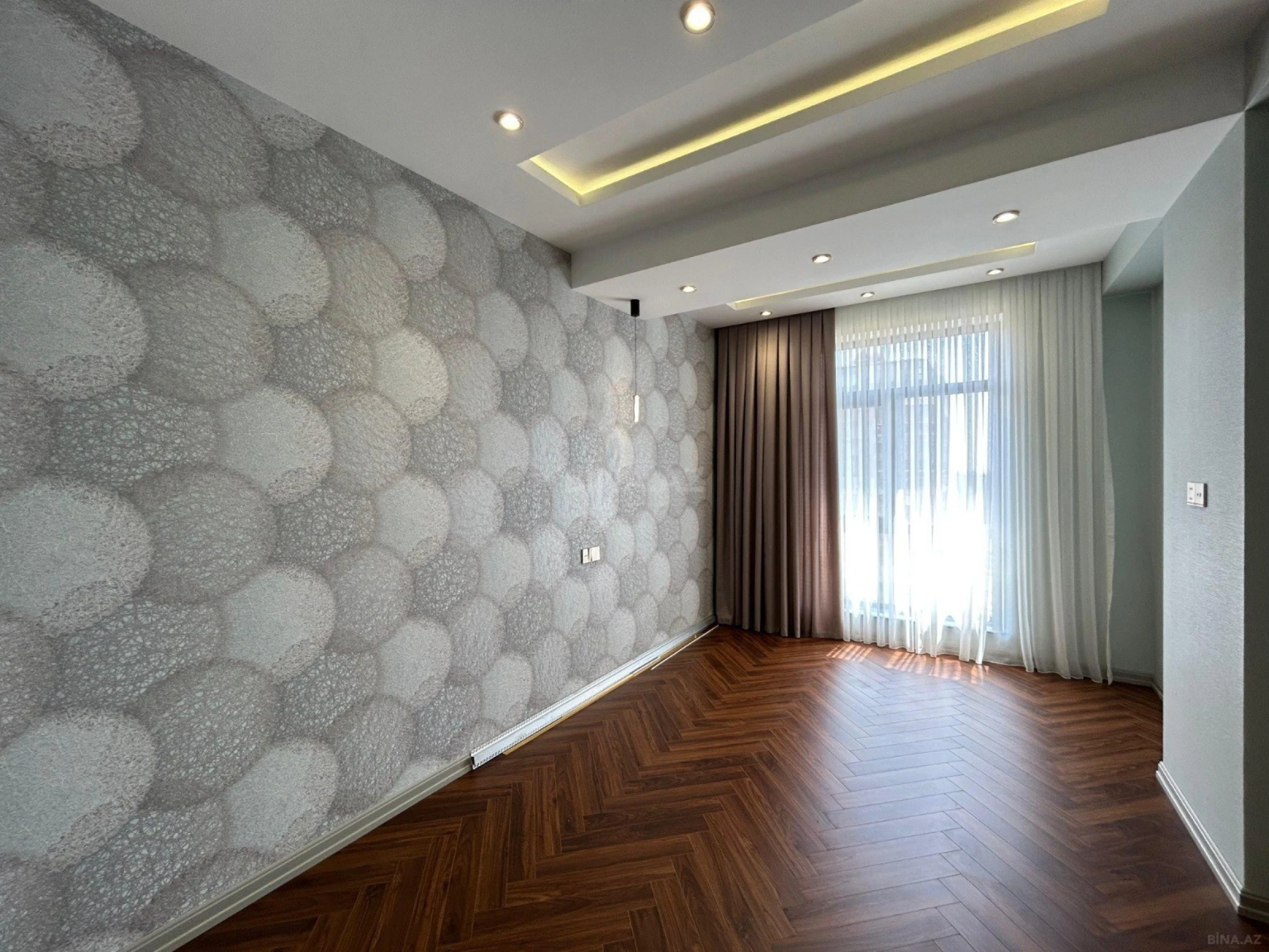 Kirayə verilir 3 otaqlı mənzil 145 m²