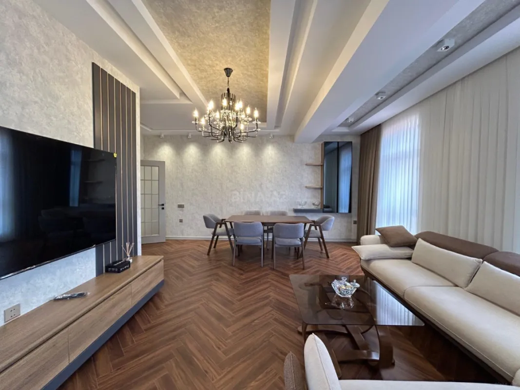 Kirayə verilir 3 otaqlı mənzil 145 m²