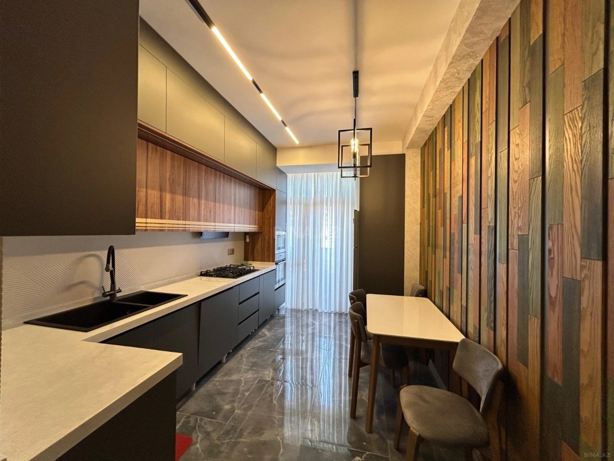 Kirayə verilir 3 otaqlı mənzil 145 m²