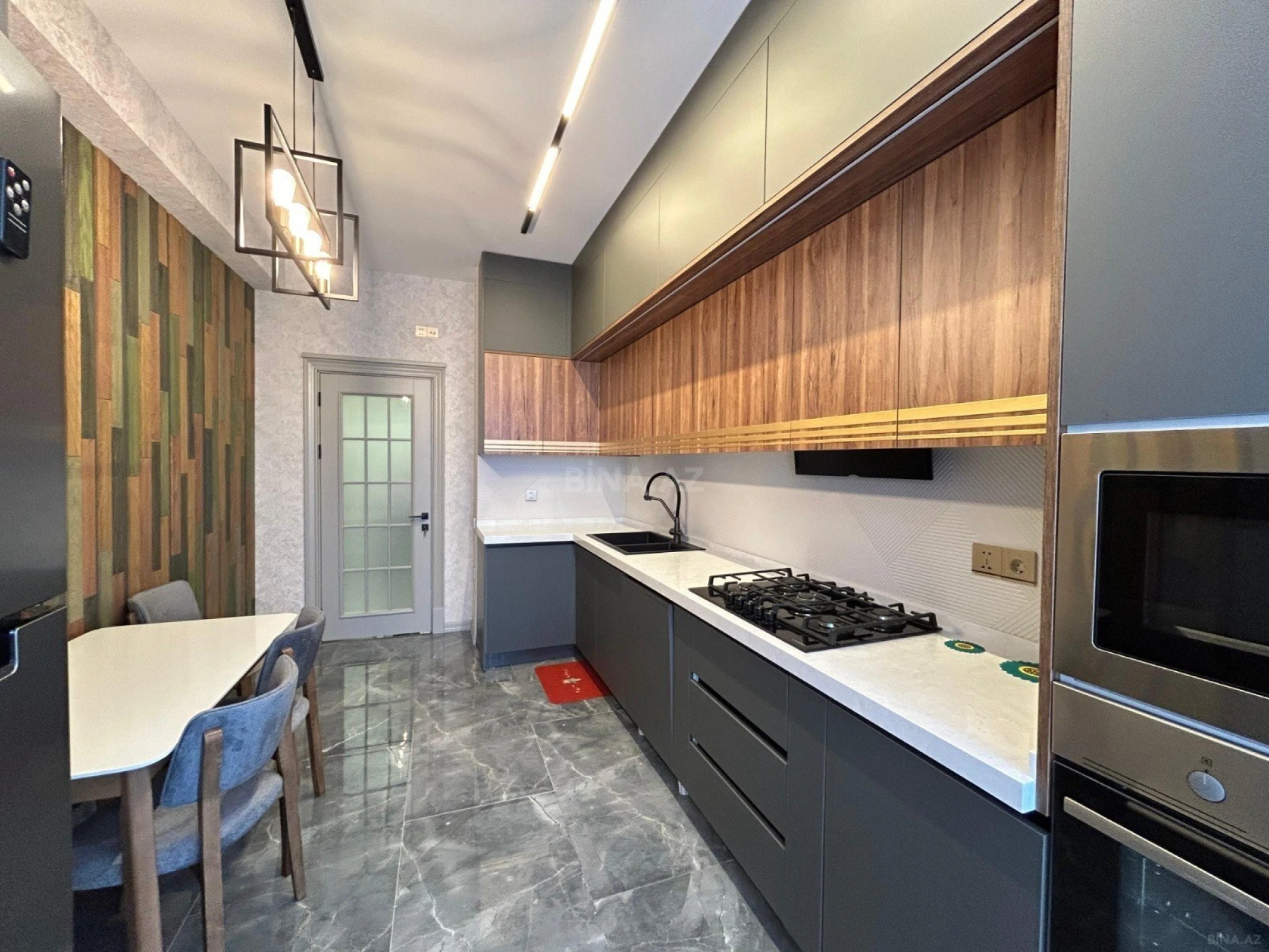 Kirayə verilir 3 otaqlı mənzil 145 m²