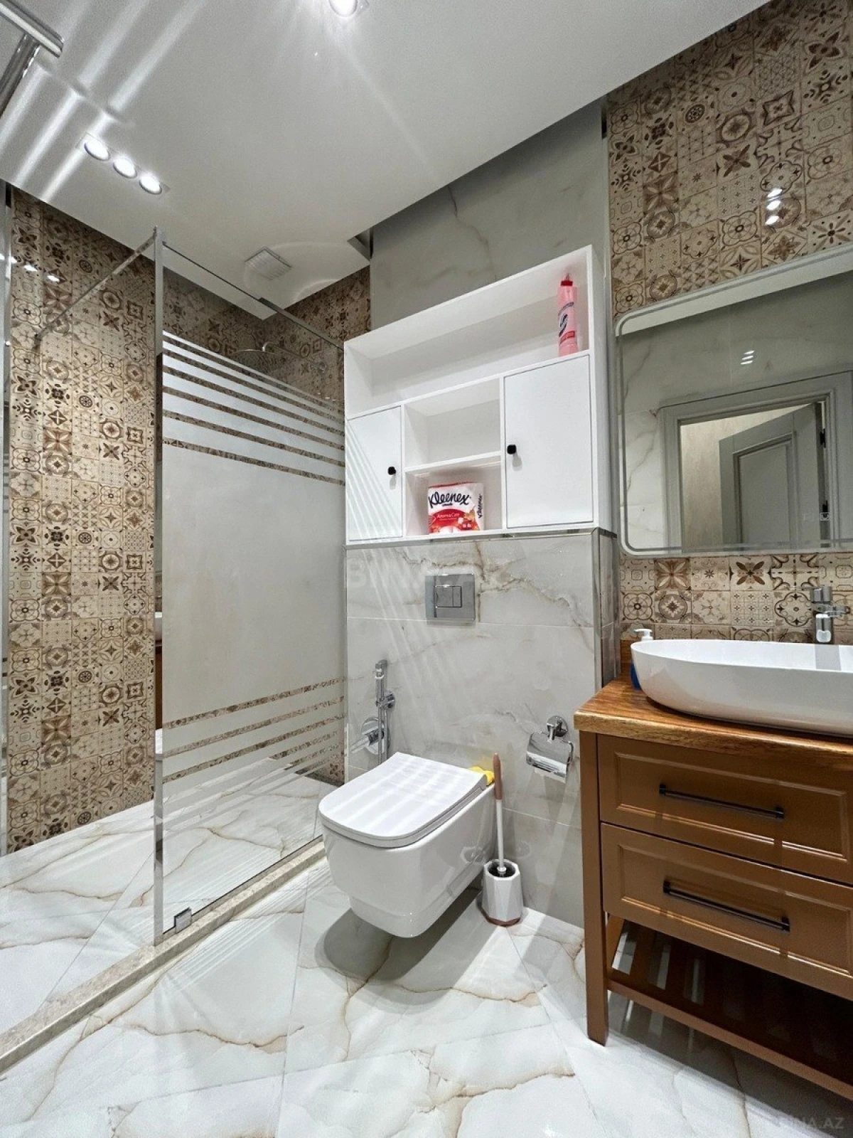 Kirayə verilir 3 otaqlı mənzil 145 m²