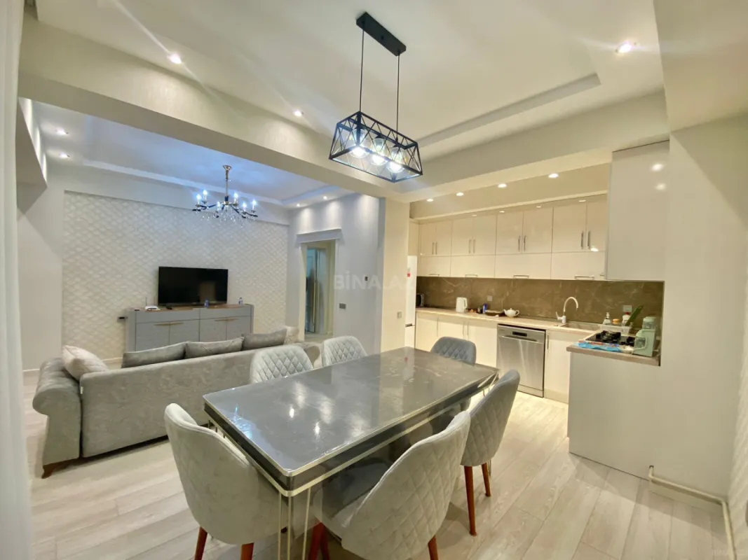 Kirayə verilir 2 otaqlı mənzil 80 m²