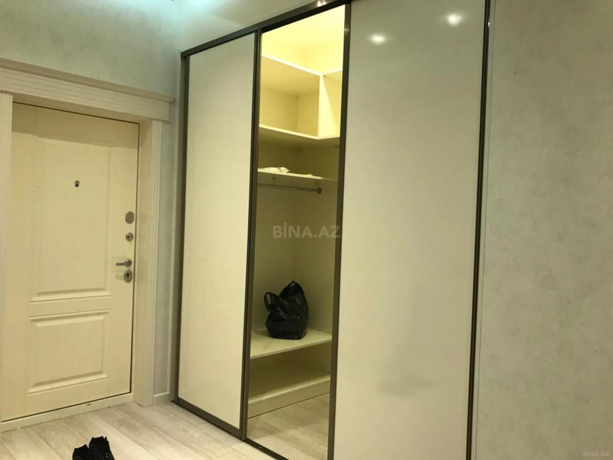 Kirayə verilir 2 otaqlı mənzil 80 m²