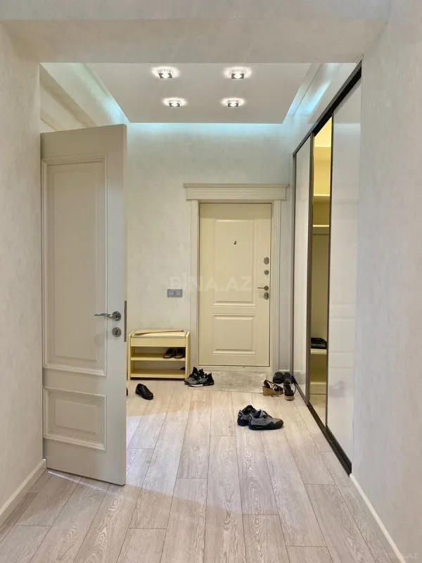 Kirayə verilir 2 otaqlı mənzil 80 m²