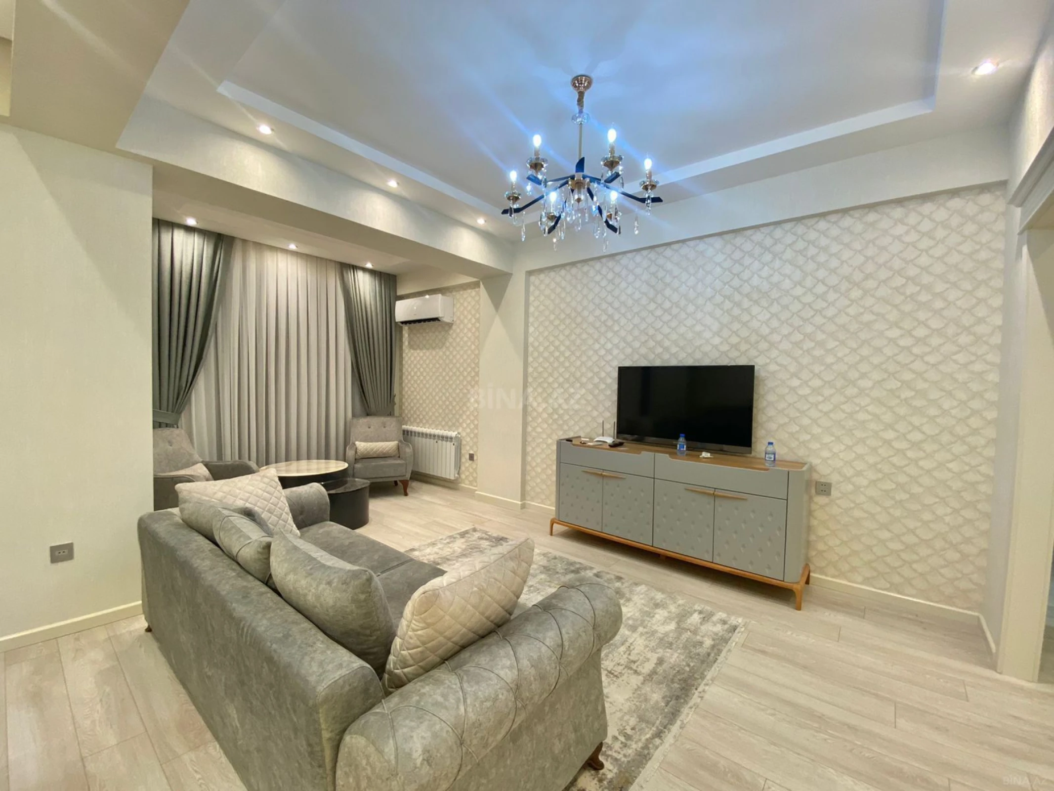 Kirayə verilir 2 otaqlı mənzil 80 m²