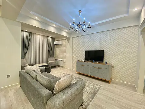 Kirayə verilir 2 otaqlı mənzil 80 m²