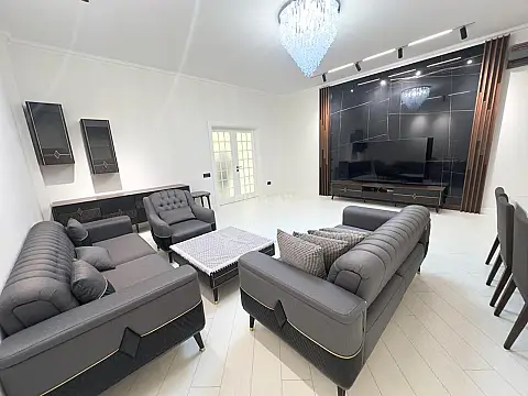 Kirayə verilir 3 otaqlı mənzil 145 m² — Bakı, İnşaatçılar 3 otaq 145.00 m²