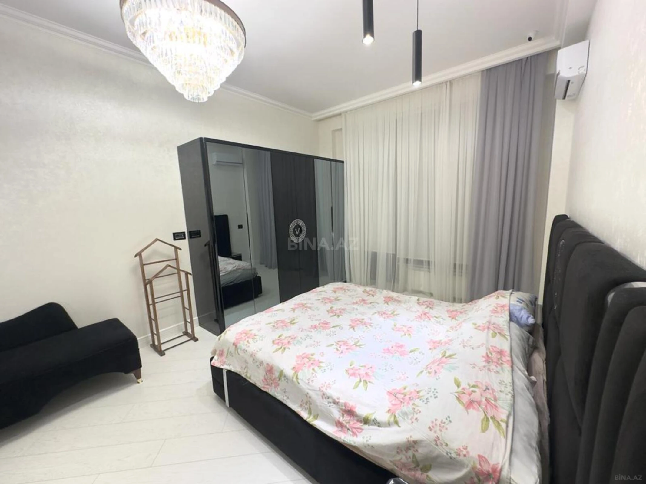 Kirayə verilir 3 otaqlı mənzil 145 m²