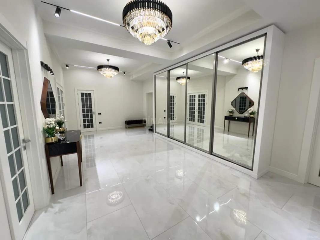 Kirayə verilir 3 otaqlı mənzil 145 m²