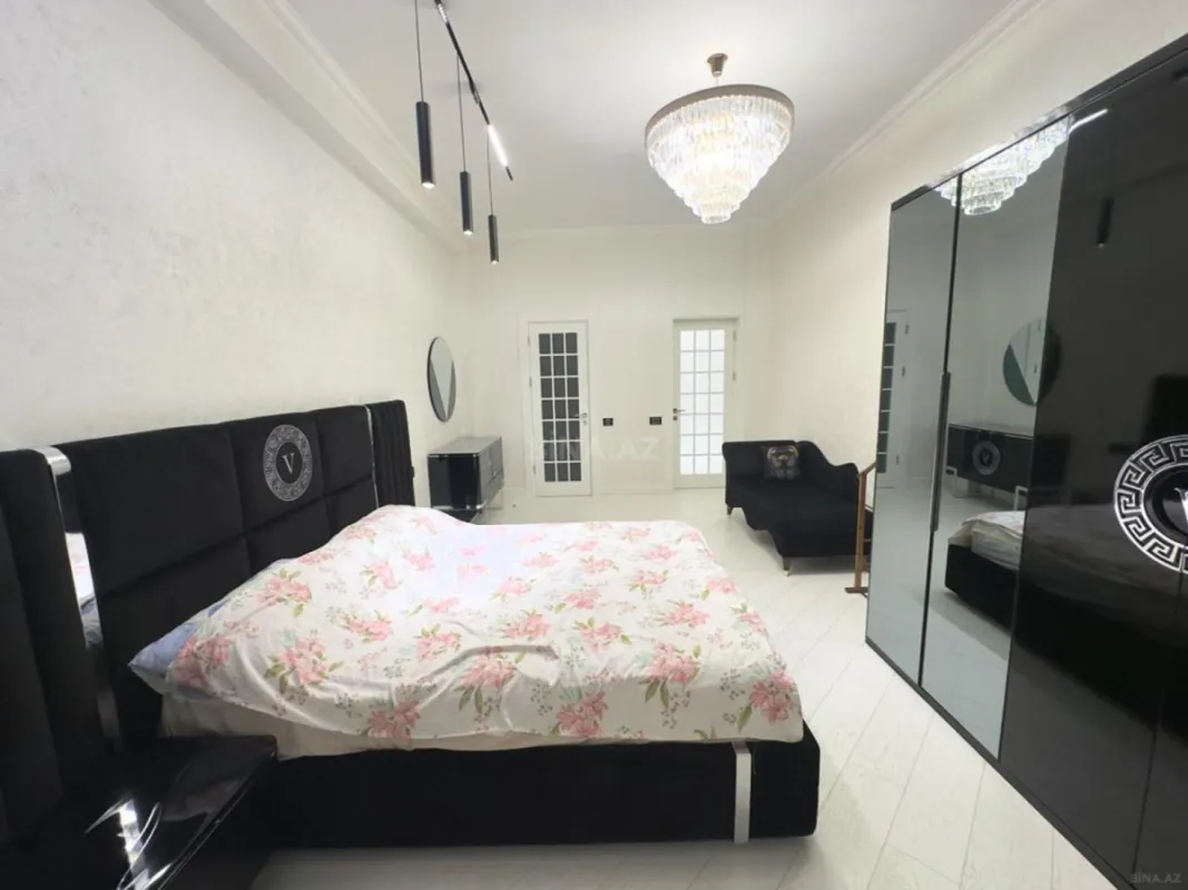 Kirayə verilir 3 otaqlı mənzil 145 m²