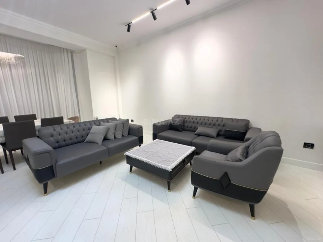 Kirayə verilir 3 otaqlı mənzil 145 m²