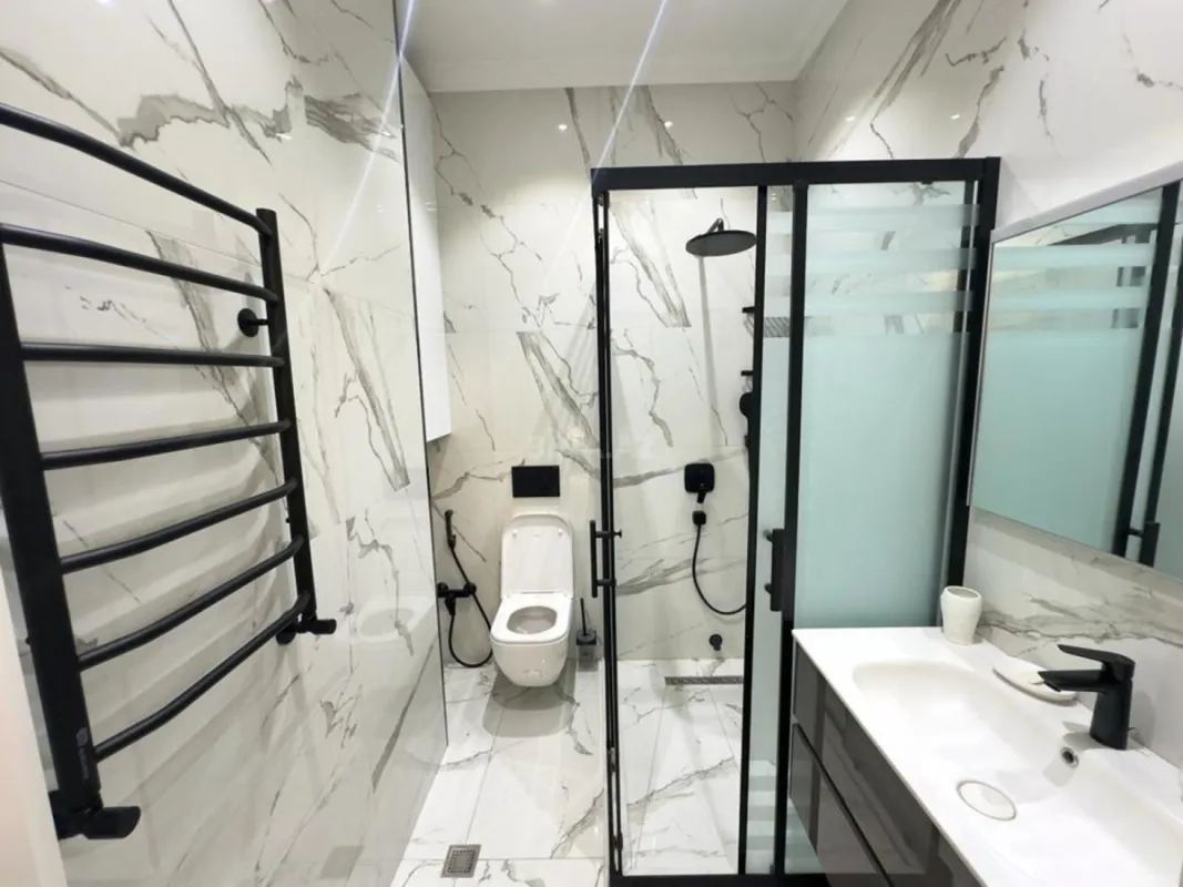 Kirayə verilir 3 otaqlı mənzil 145 m²