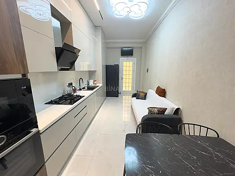 Kirayə verilir 3 otaqlı mənzil 145 m²