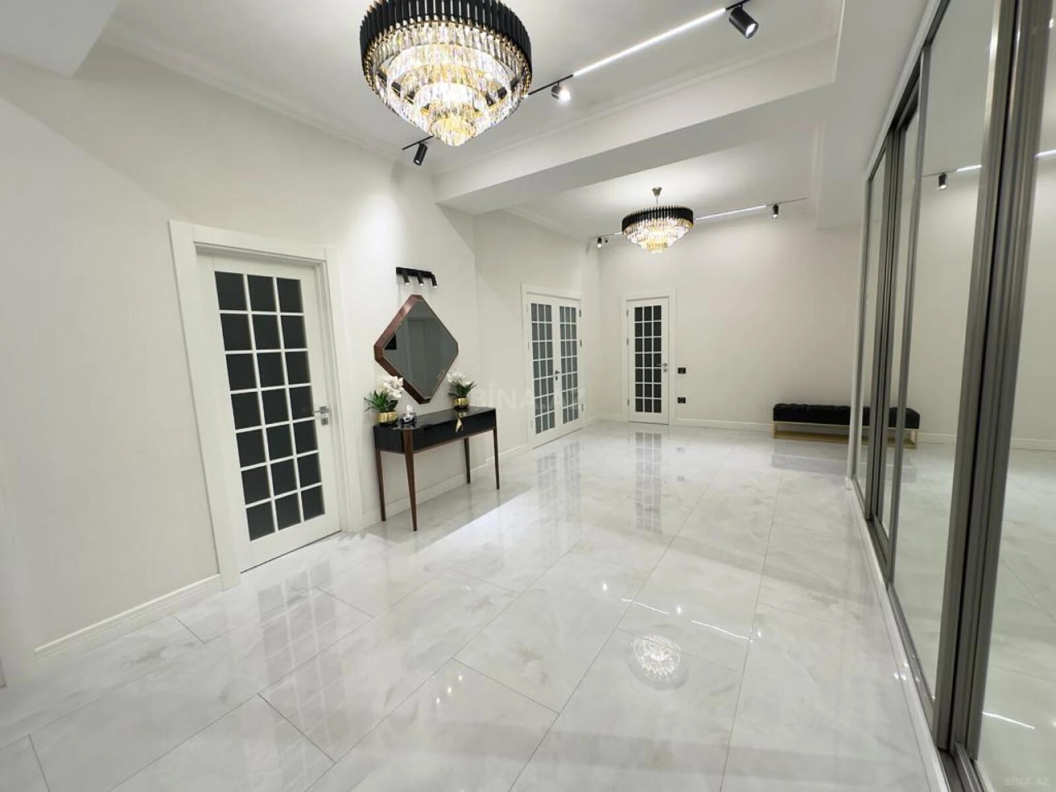 Kirayə verilir 3 otaqlı mənzil 145 m²