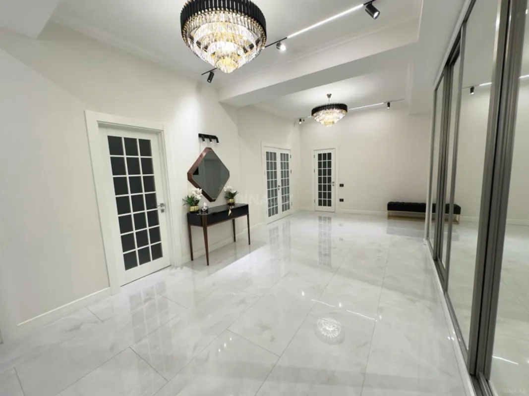 Kirayə verilir 3 otaqlı mənzil 145 m²