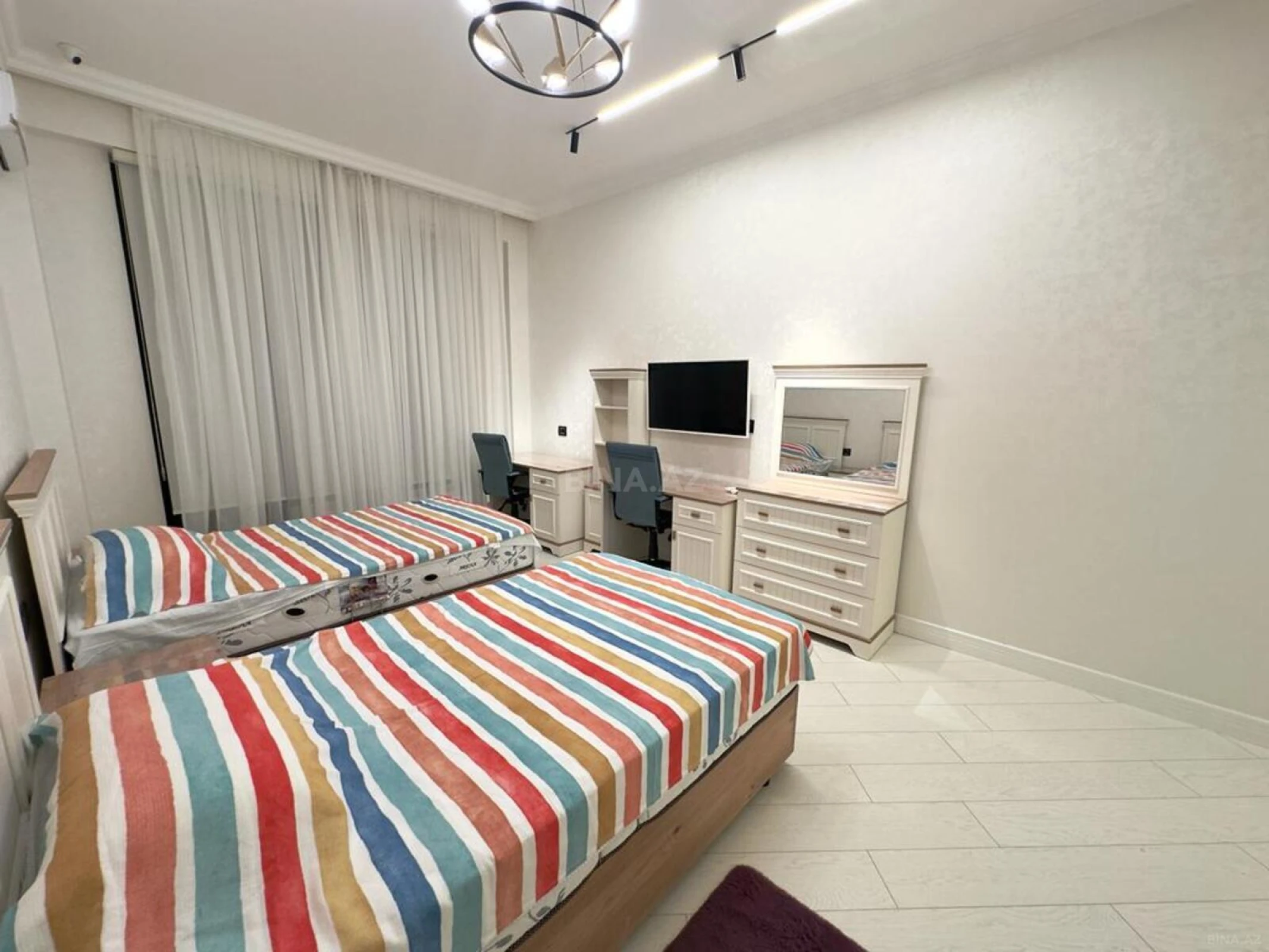 Kirayə verilir 3 otaqlı mənzil 145 m²