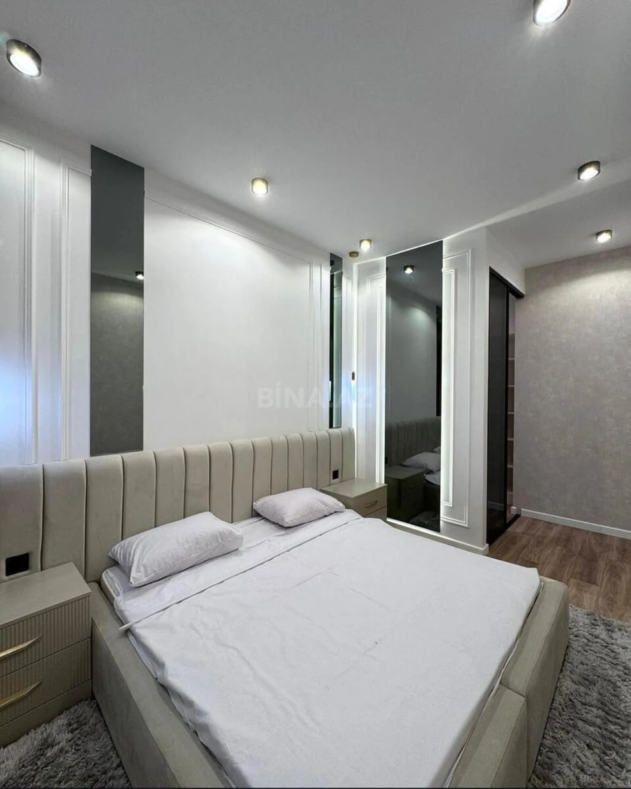 Kirayə verilir 2 otaqlı mənzil 80 m²