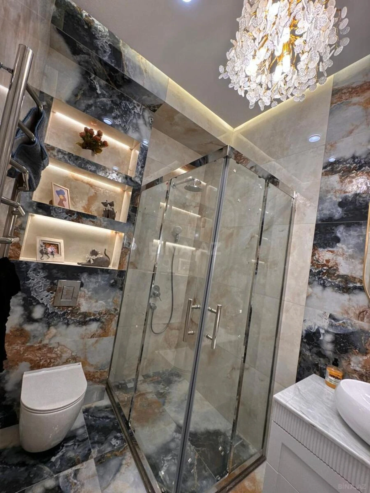 Kirayə verilir 3 otaqlı mənzil 145 m²