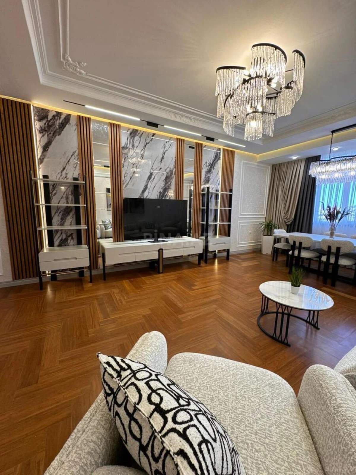 Kirayə verilir 3 otaqlı mənzil 145 m²