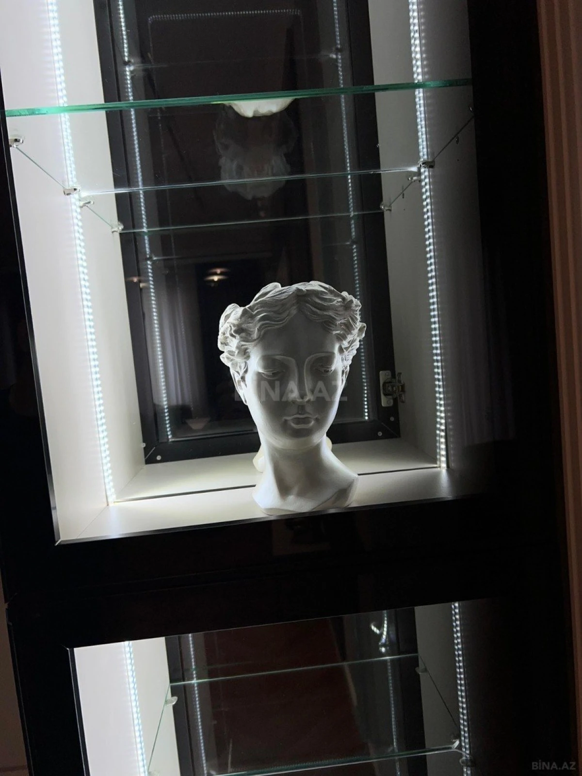 Kirayə verilir 2 otaqlı mənzil 80 m²