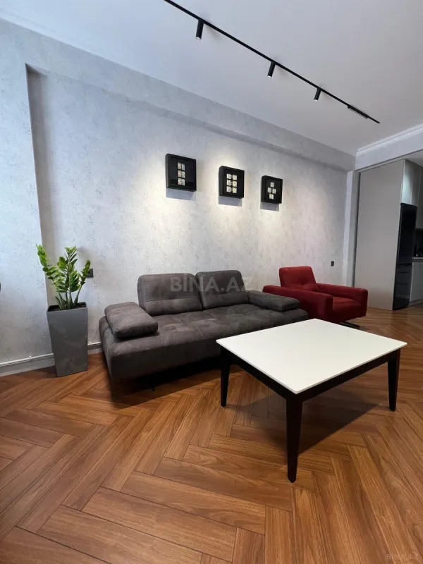 Kirayə verilir 2 otaqlı mənzil 80 m²