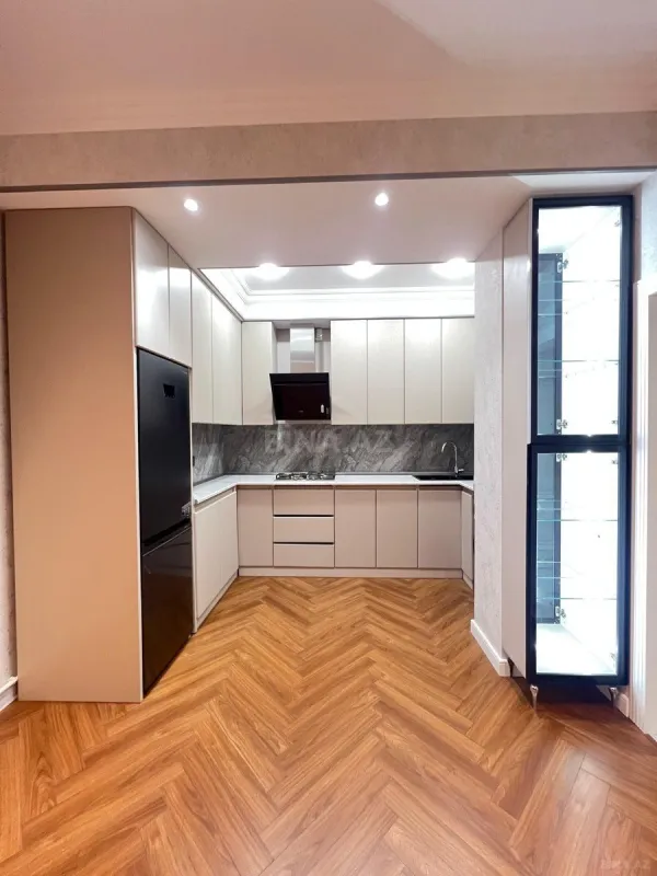 Kirayə verilir 2 otaqlı mənzil 80 m²