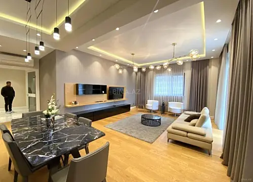 Kirayə verilir 3 otaqlı mənzil 140 m²