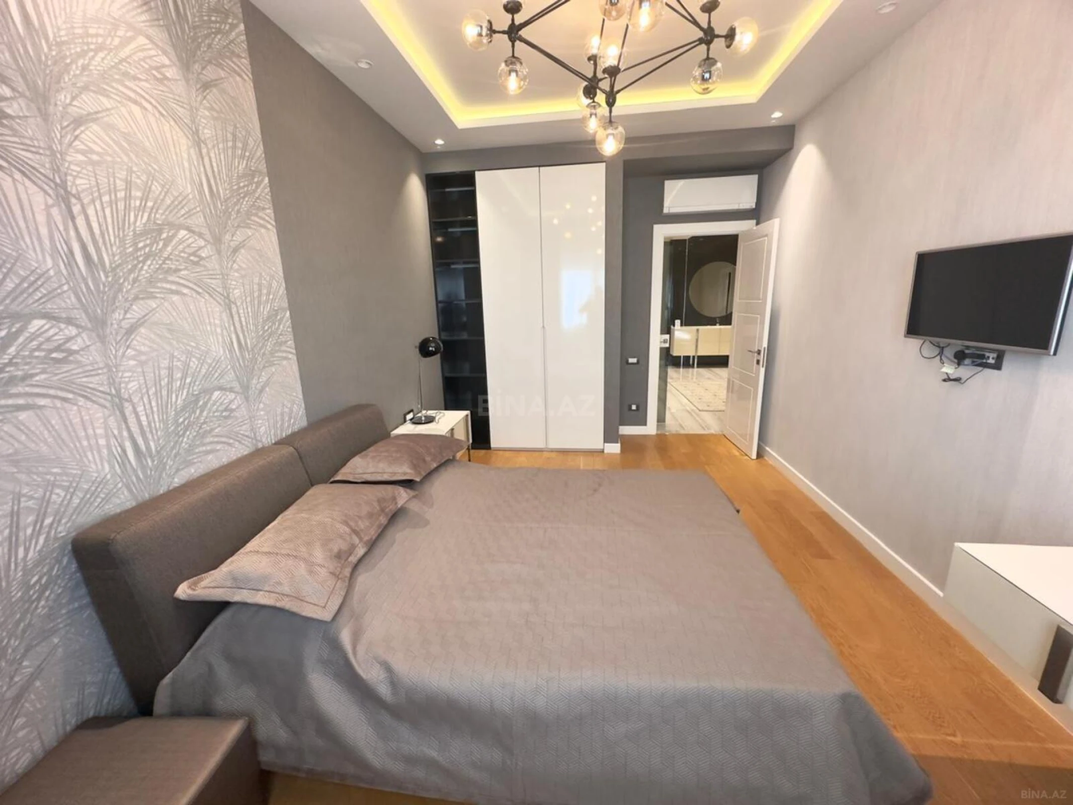 Kirayə verilir 3 otaqlı mənzil 140 m²