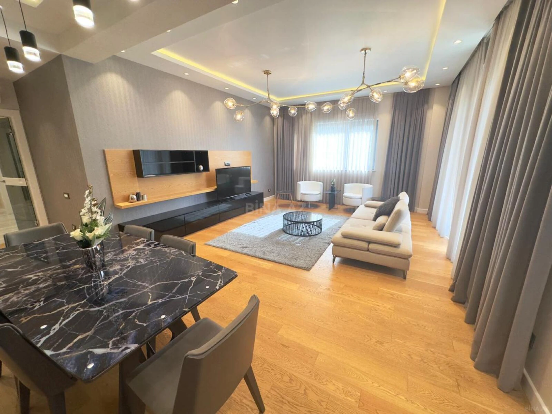 Kirayə verilir 3 otaqlı mənzil 140 m²