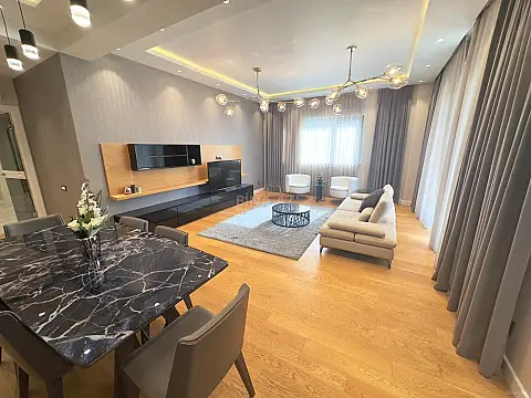 Kirayə verilir 3 otaqlı mənzil 140 m²