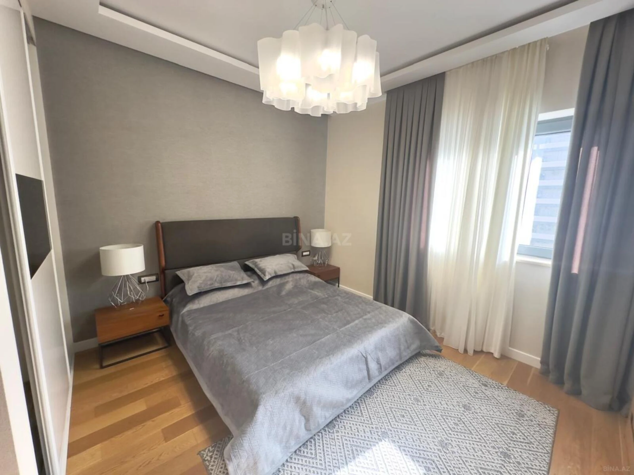 Kirayə verilir 3 otaqlı mənzil 140 m²