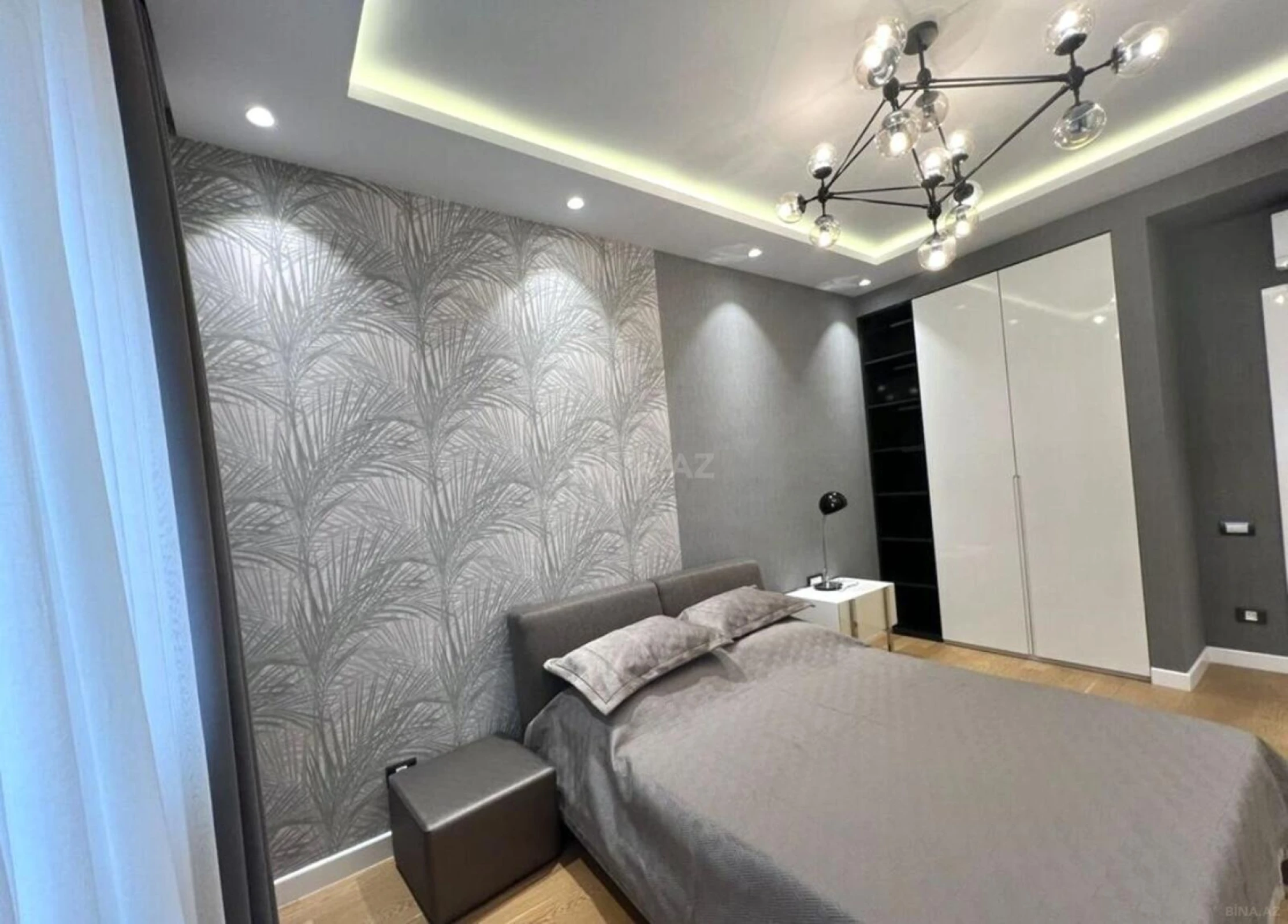 Kirayə verilir 3 otaqlı mənzil 140 m²