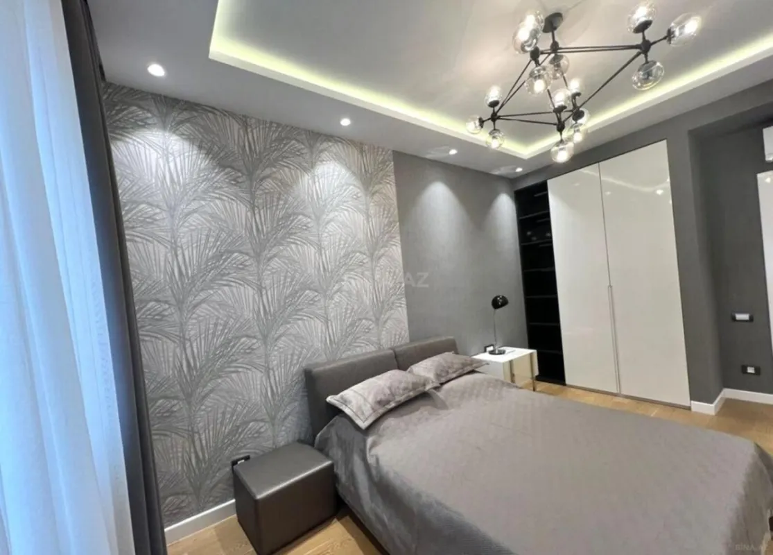 Kirayə verilir 3 otaqlı mənzil 140 m²