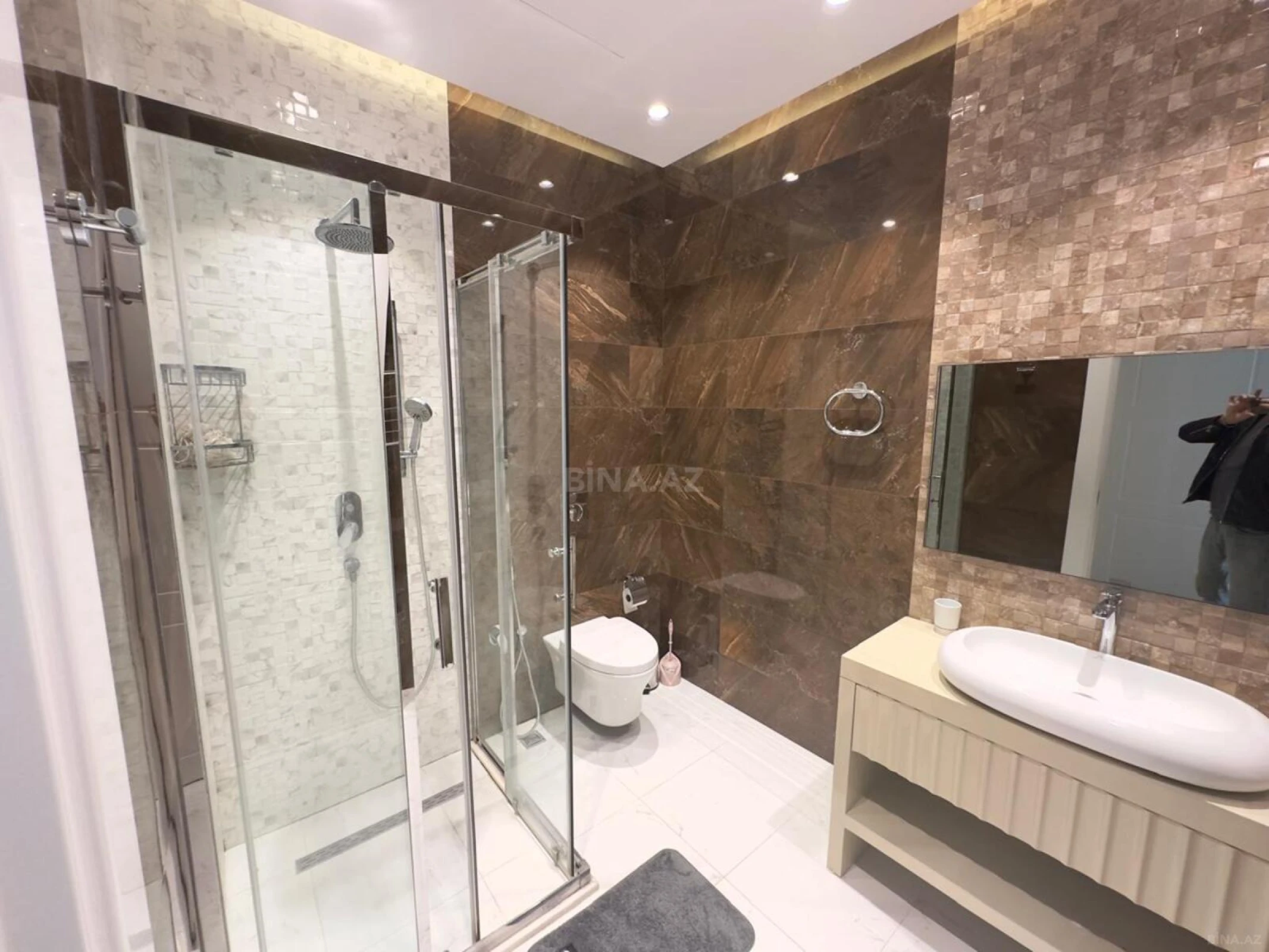 Kirayə verilir 3 otaqlı mənzil 140 m²