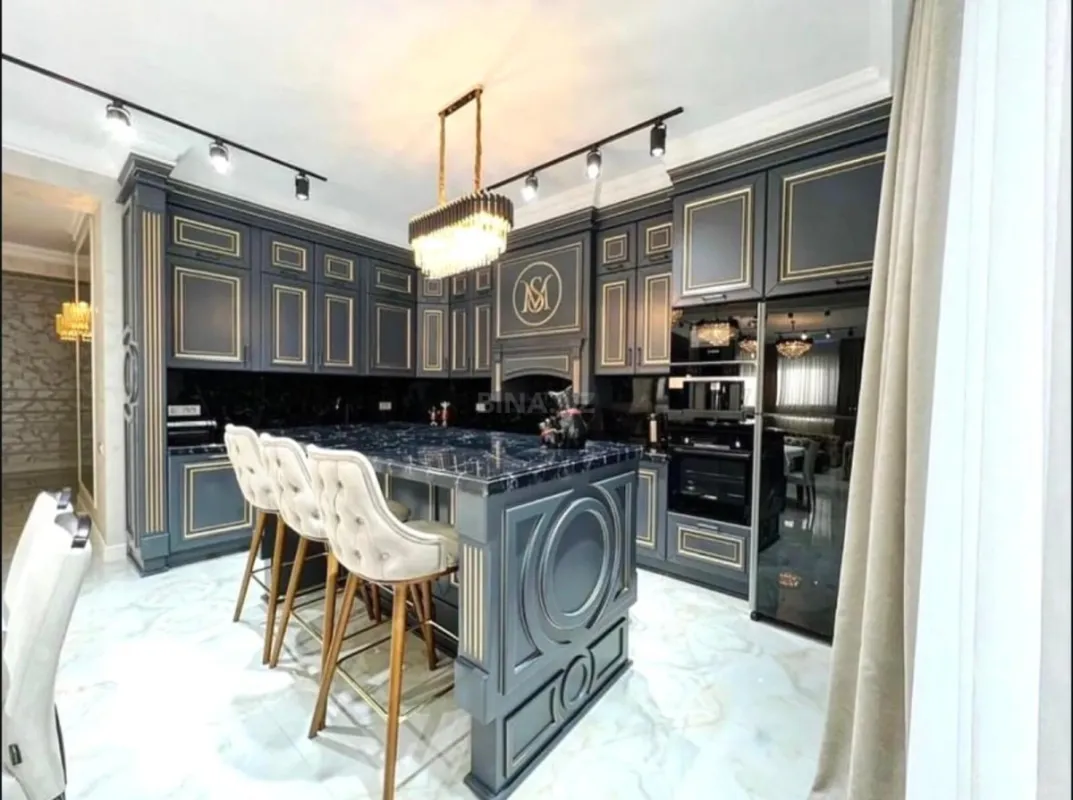 Kirayə verilir 3 otaqlı mənzil 150 m²