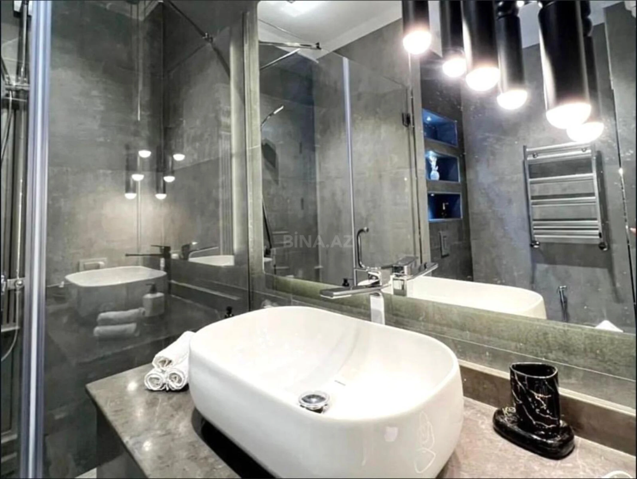 Kirayə verilir 3 otaqlı mənzil 150 m²