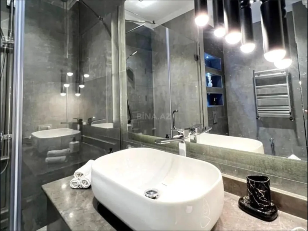 Kirayə verilir 3 otaqlı mənzil 150 m²