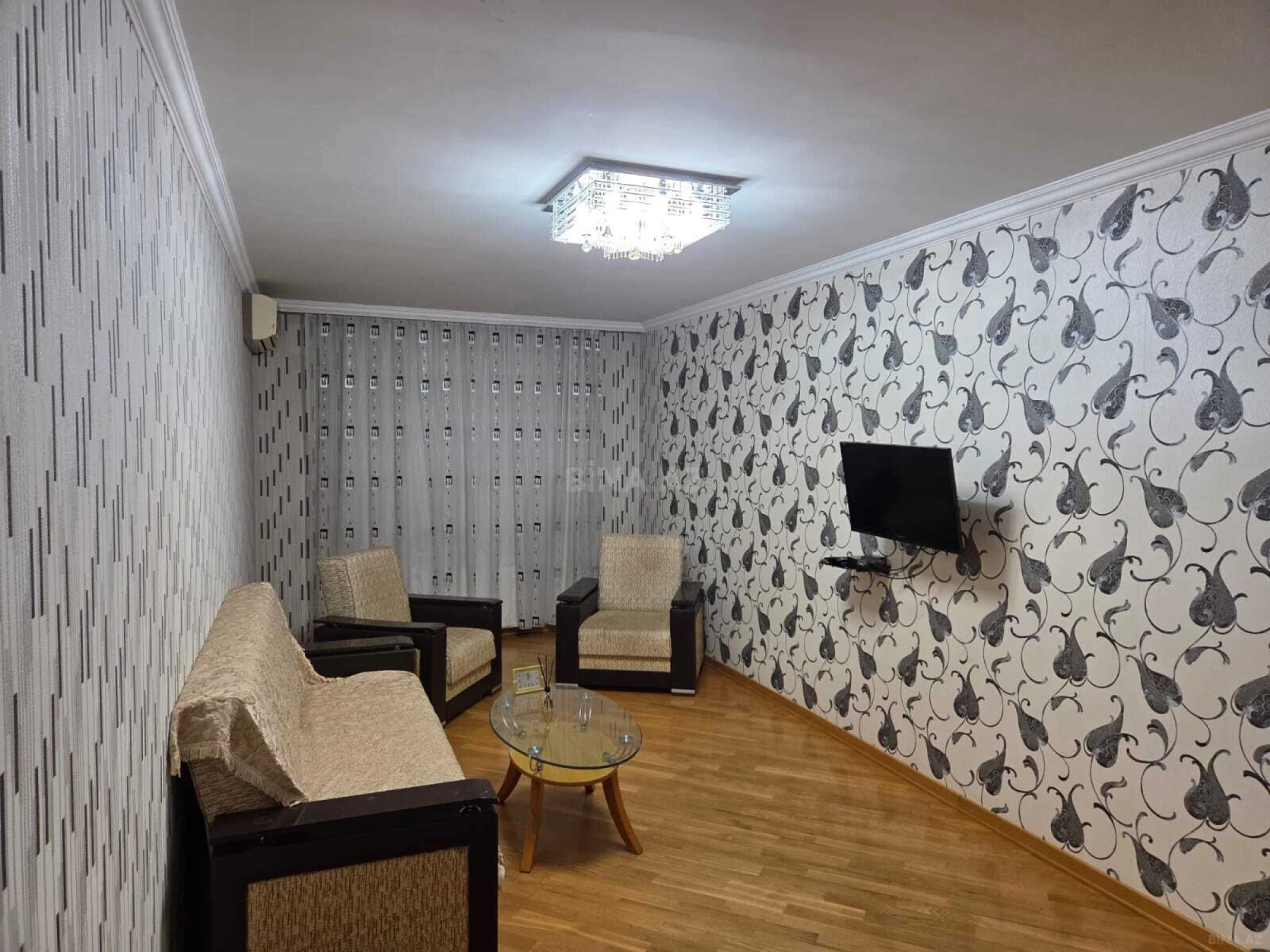Kirayə verilir 2 otaqlı mənzil 100 m²