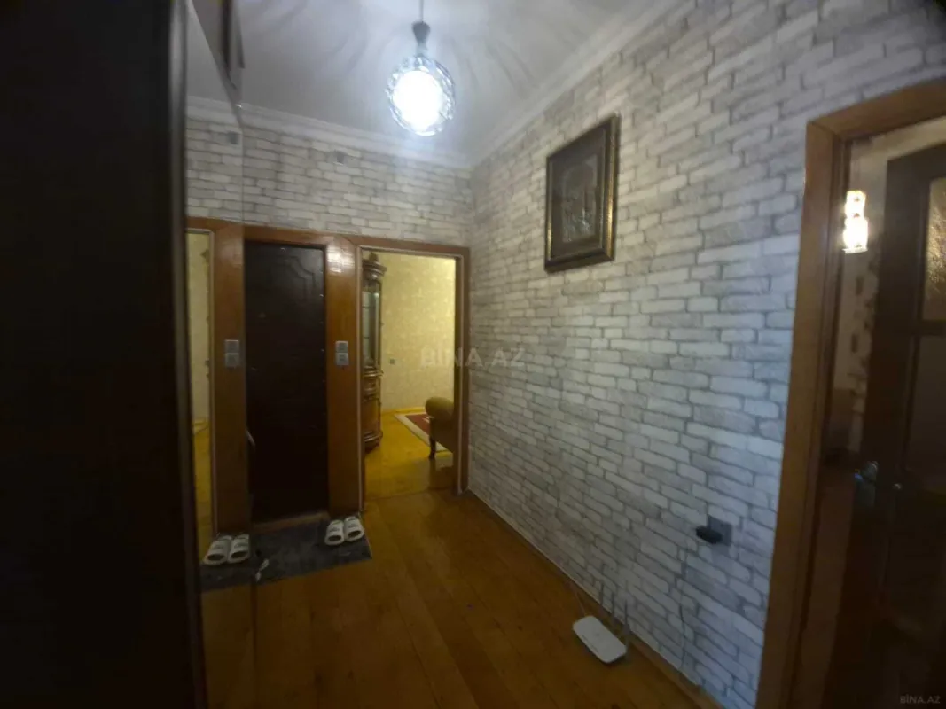 Satılır 4 otaqlı mənzil 95 m²