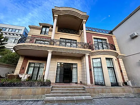 Satılır 9 otaqlı həyət evi 550 m² — Bakı, Nizami 9 otaq 550.00 m²