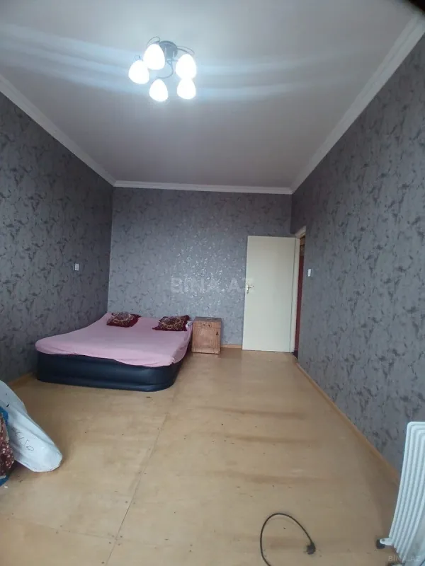 Satılır 4 otaqlı mənzil 115 m²