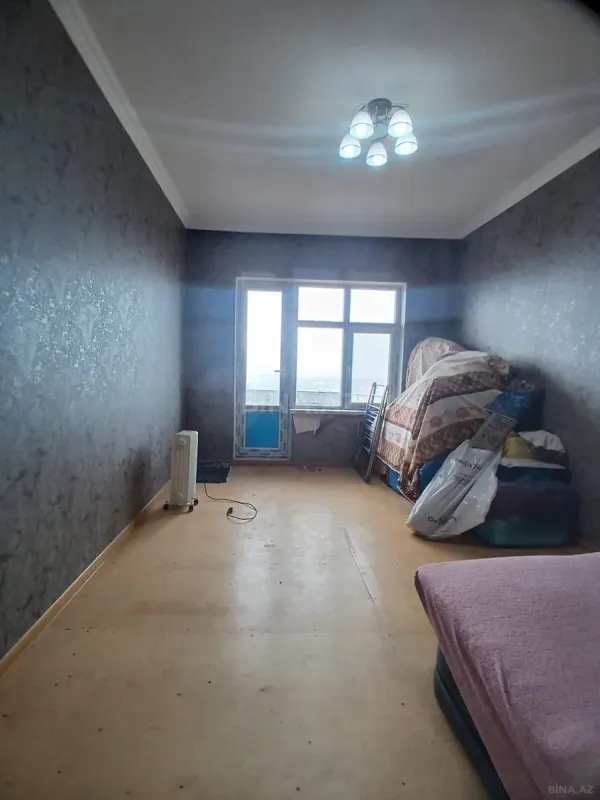 Satılır 4 otaqlı mənzil 115 m²