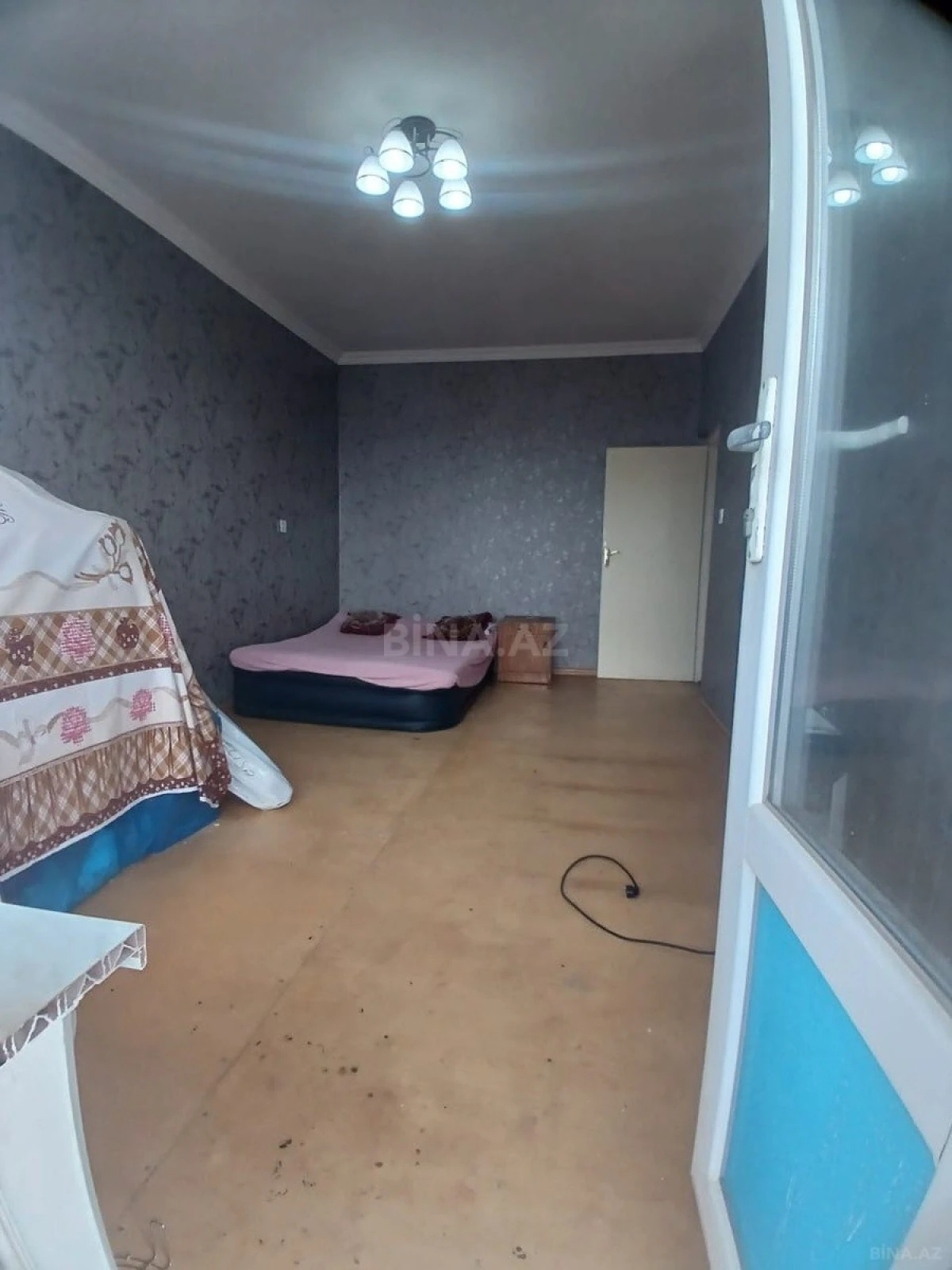 Satılır 4 otaqlı mənzil 115 m²