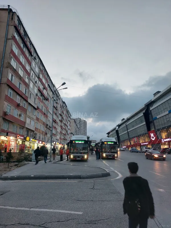 Kirayə verilir 4 otaqlı mənzil 100 m²