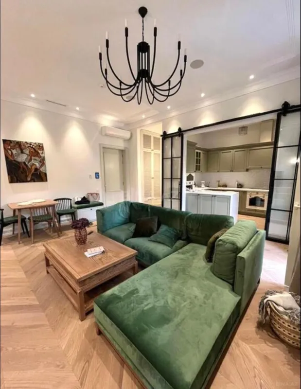 Kirayə verilir 2 otaqlı mənzil 80 m²