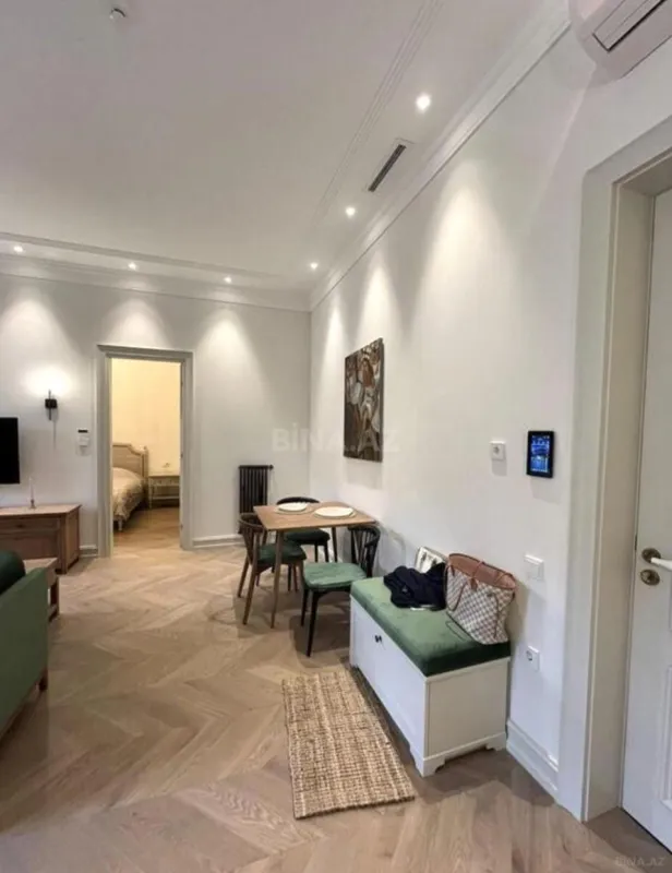 Kirayə verilir 2 otaqlı mənzil 80 m²