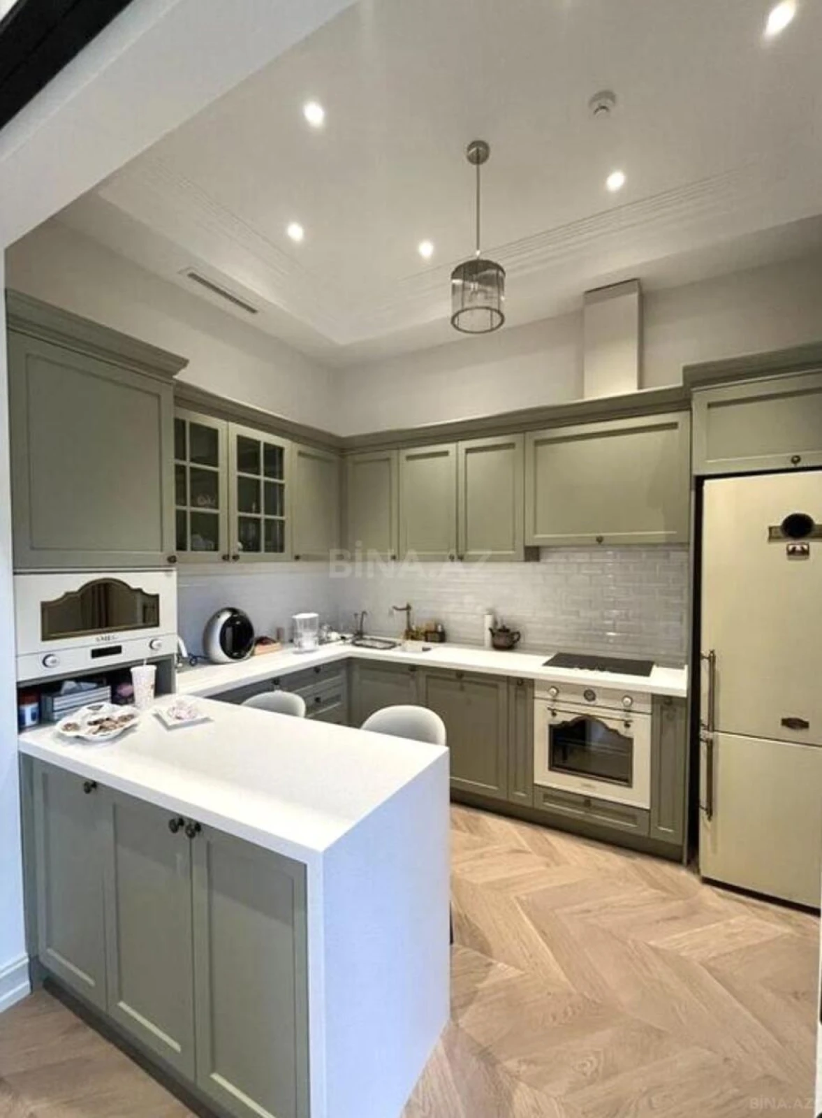 Kirayə verilir 2 otaqlı mənzil 80 m²