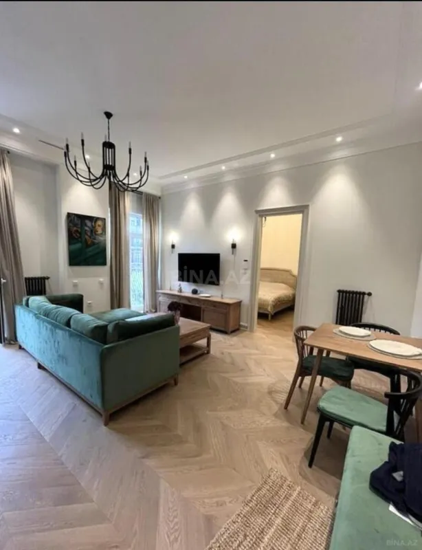 Kirayə verilir 2 otaqlı mənzil 80 m²