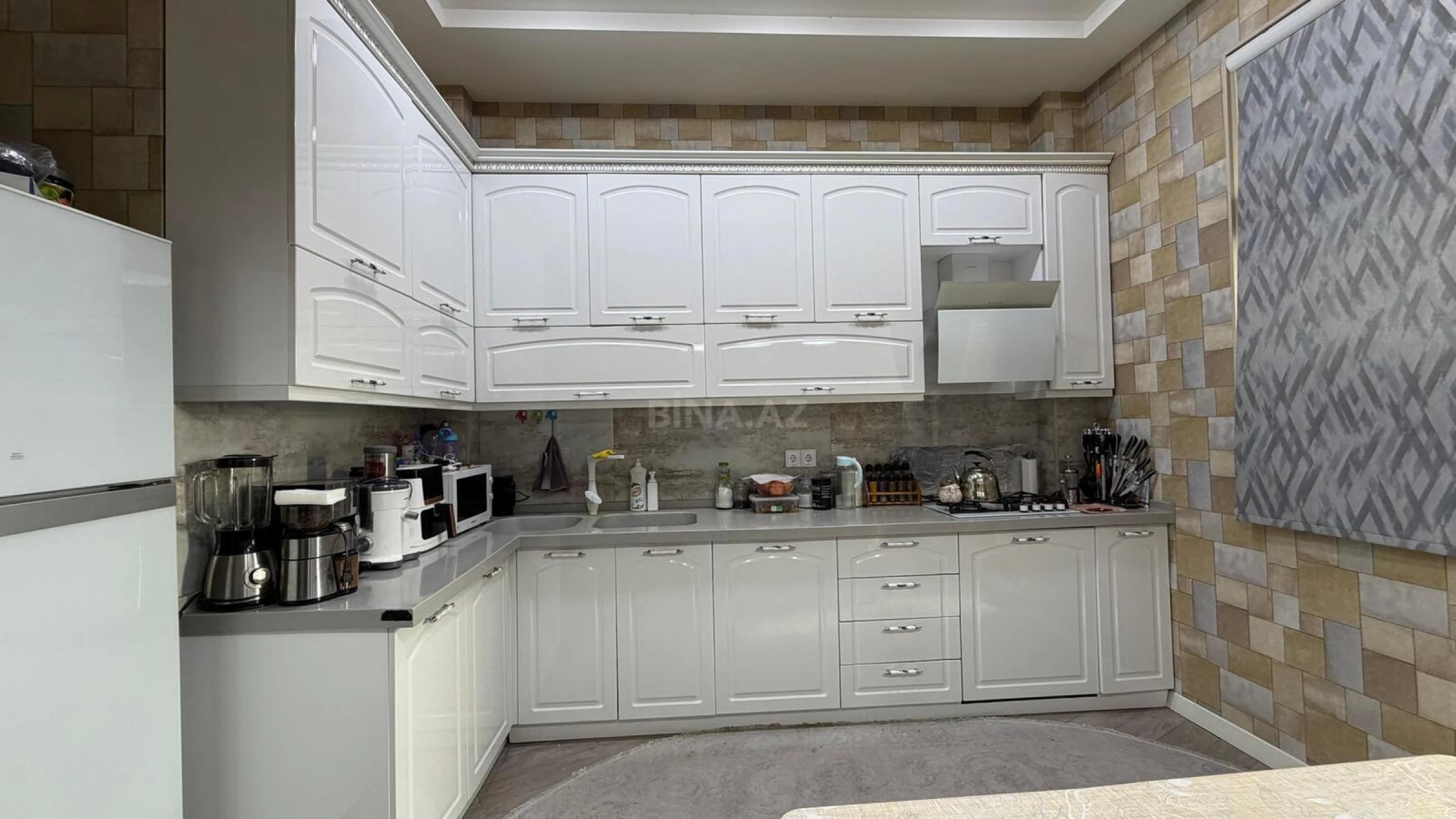 Satılır 3 otaqlı mənzil 120 m²