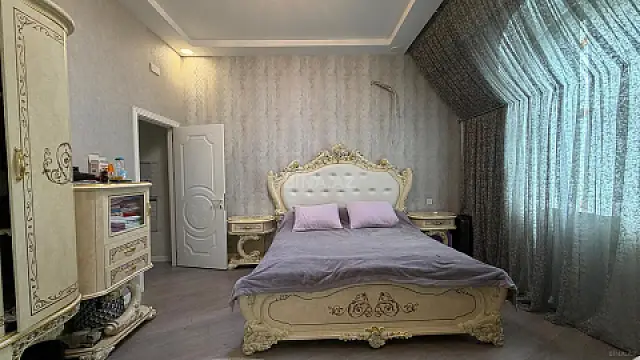 Satılır 3 otaqlı mənzil 120 m²